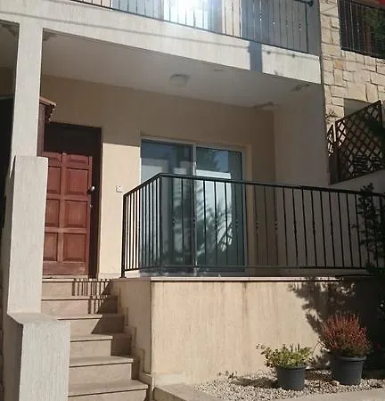Townhouse Luck In *
