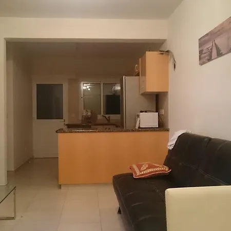 Townhouse Luck In Полис