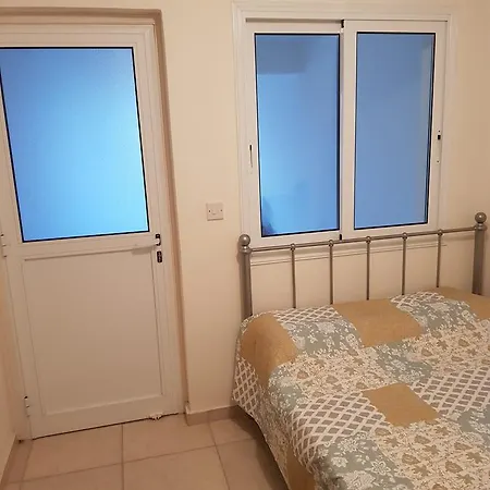 Townhouse Luck In Polis